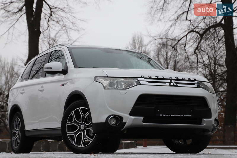 Позашляховик / Кросовер Mitsubishi Outlander 2015 в Трускавці фото 8 Позашляховик / Кросовер Mitsubishi Outlander 2015 в Трускавці