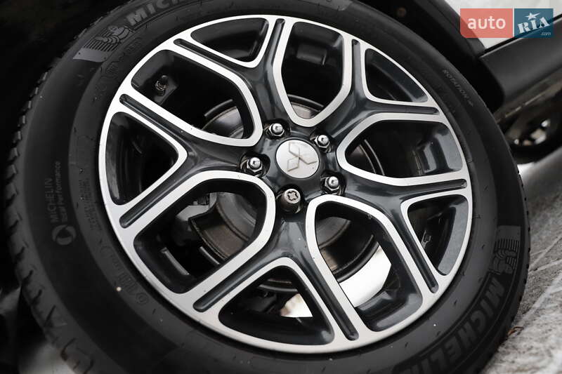 Позашляховик / Кросовер Mitsubishi Outlander 2015 в Трускавці фото 41 Позашляховик / Кросовер Mitsubishi Outlander 2015 в Трускавці