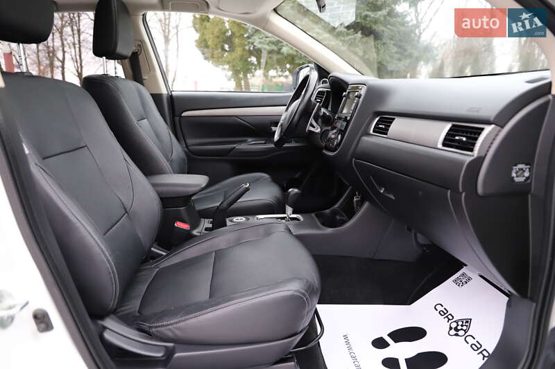 Позашляховик / Кросовер Mitsubishi Outlander 2015 в Трускавці фото 104 Позашляховик / Кросовер Mitsubishi Outlander 2015 в Трускавці