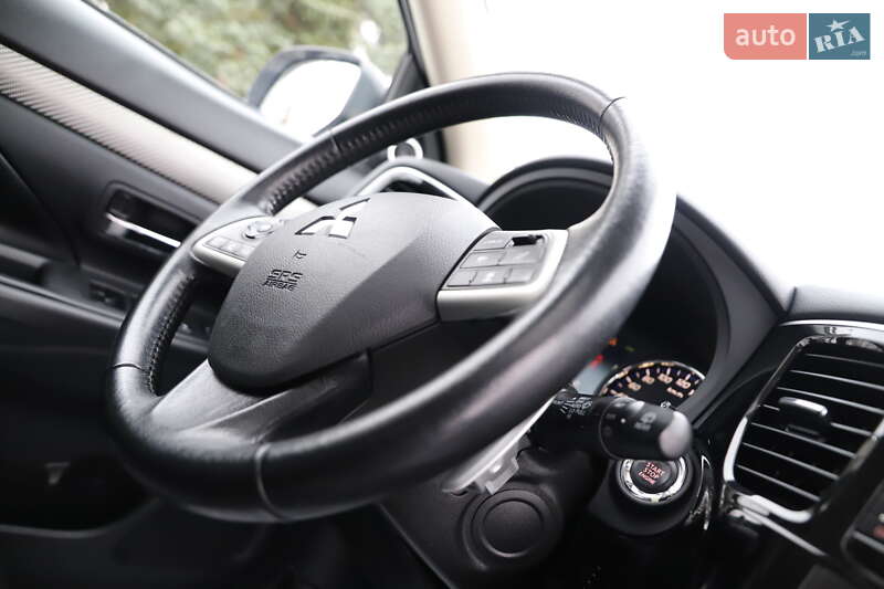 Позашляховик / Кросовер Mitsubishi Outlander 2015 в Трускавці фото 109 Позашляховик / Кросовер Mitsubishi Outlander 2015 в Трускавці