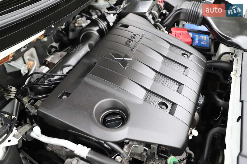 Позашляховик / Кросовер Mitsubishi Outlander 2015 в Трускавці фото 143 Позашляховик / Кросовер Mitsubishi Outlander 2015 в Трускавці