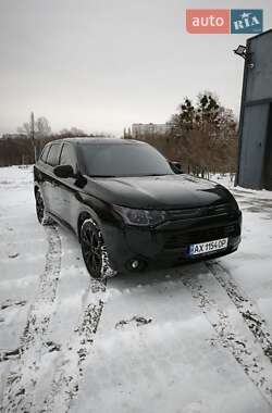 Позашляховик / Кросовер Mitsubishi Outlander 2013 в Харкові