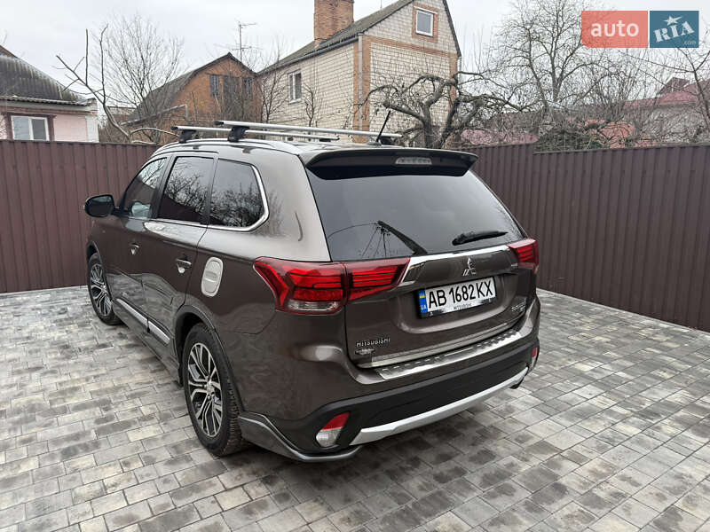 Позашляховик / Кросовер Mitsubishi Outlander 2015 в Вінниці