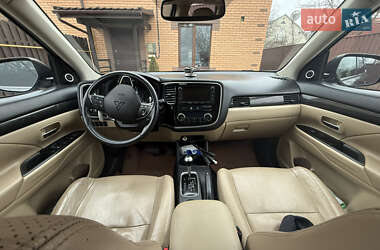 Позашляховик / Кросовер Mitsubishi Outlander 2015 в Вінниці