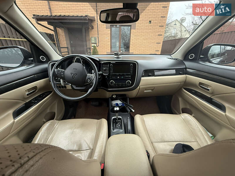 Позашляховик / Кросовер Mitsubishi Outlander 2015 в Вінниці