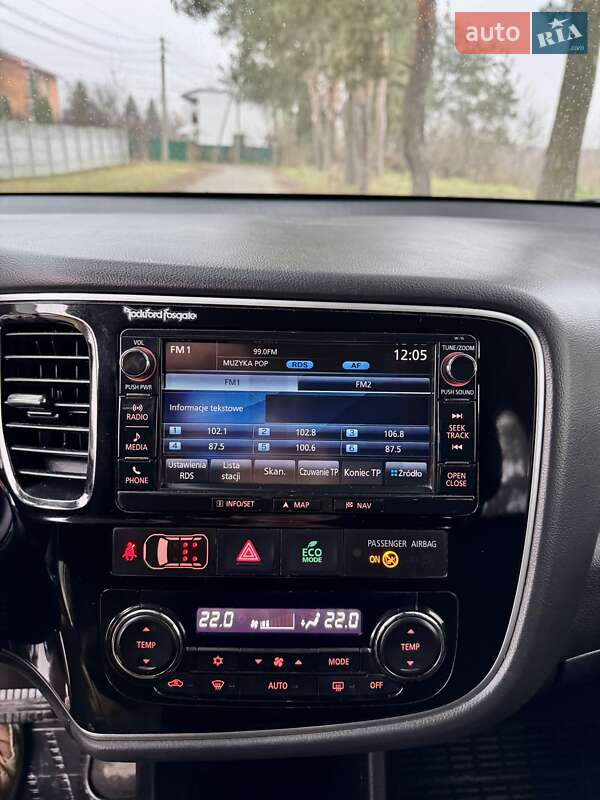 Внедорожник / Кроссовер Mitsubishi Outlander 2015 в Киеве