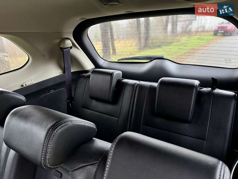 Внедорожник / Кроссовер Mitsubishi Outlander 2015 в Киеве