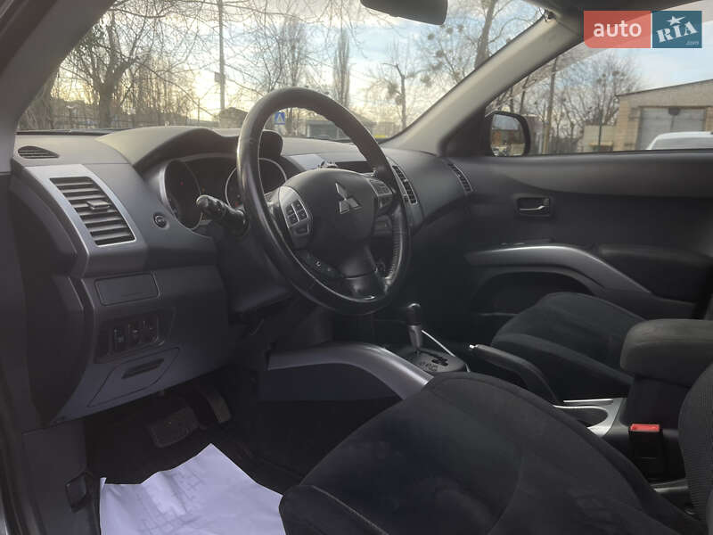 Внедорожник / Кроссовер Mitsubishi Outlander 2006 в Киеве