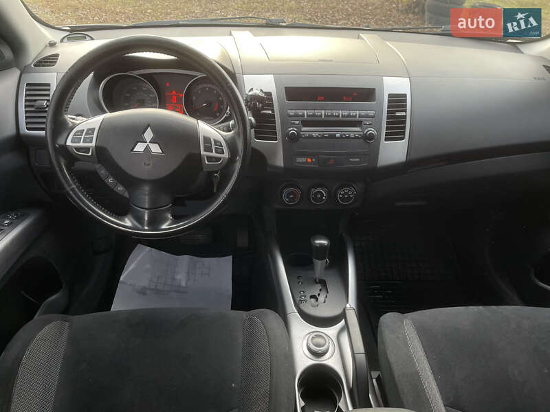 Внедорожник / Кроссовер Mitsubishi Outlander 2006 в Киеве