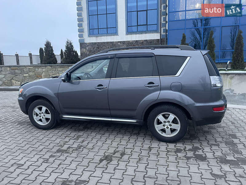 Позашляховик / Кросовер Mitsubishi Outlander 2011 в Кельменцях