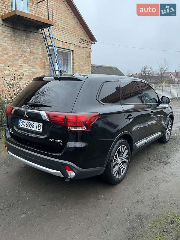 Внедорожник / Кроссовер Mitsubishi Outlander 2017 в Нетешине