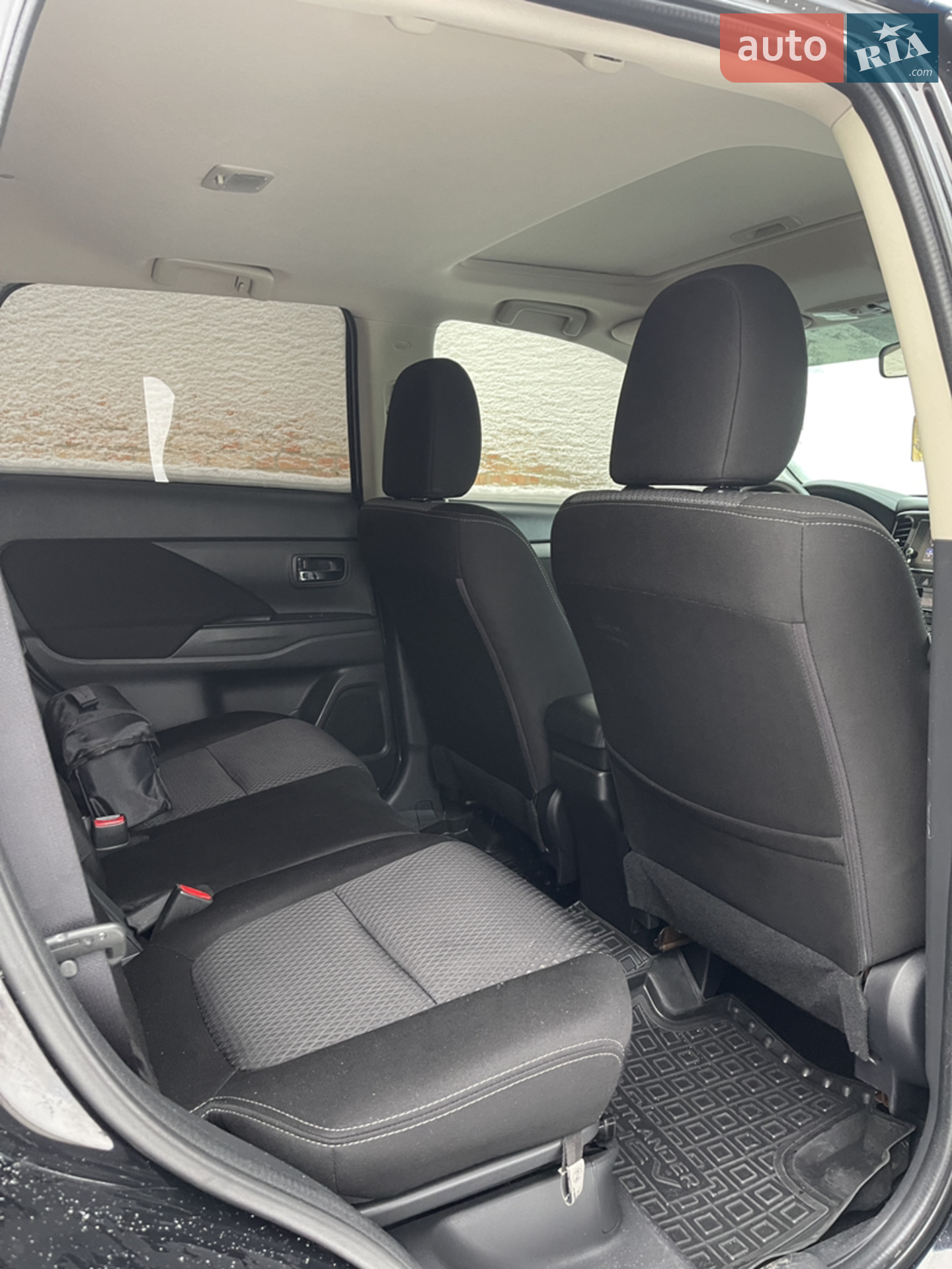 2017 Mitsubishi Outlander - мініатюра 18