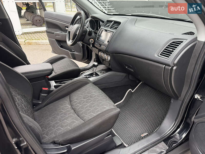 Позашляховик / Кросовер Mitsubishi Outlander 2019 в Києві фото 19 Позашляховик / Кросовер Mitsubishi Outlander 2019 в Києві