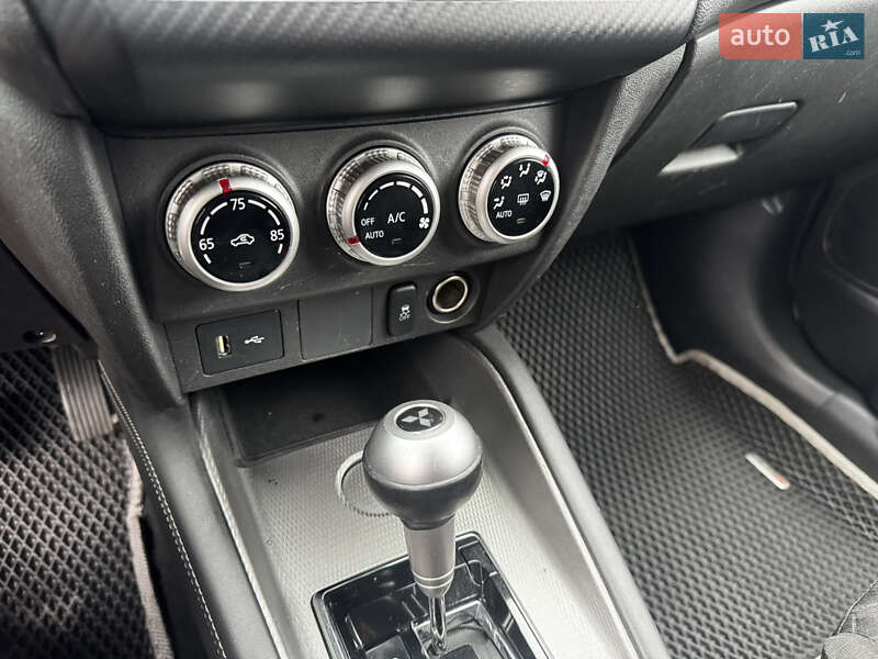 Позашляховик / Кросовер Mitsubishi Outlander 2019 в Києві фото 28 Позашляховик / Кросовер Mitsubishi Outlander 2019 в Києві