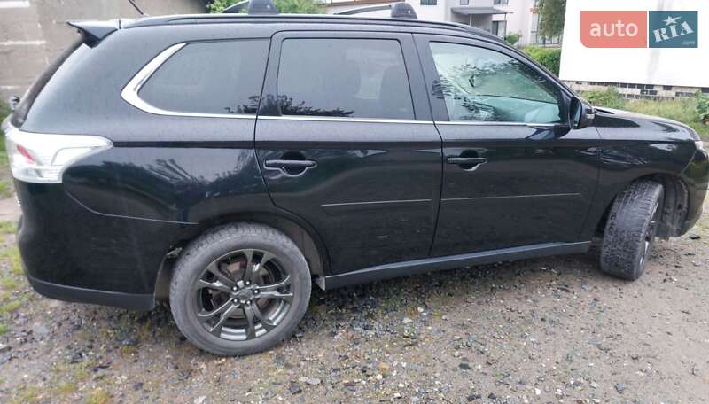 Позашляховик / Кросовер Mitsubishi Outlander 2012 в Нетішині
