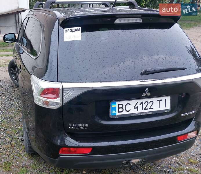 Позашляховик / Кросовер Mitsubishi Outlander 2012 в Нетішині