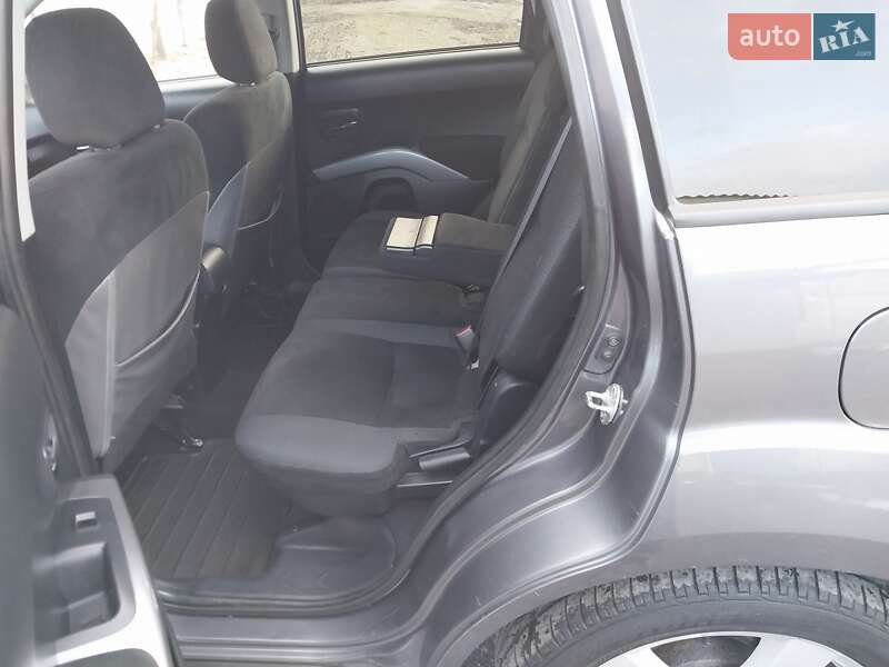 Внедорожник / Кроссовер Mitsubishi Outlander 2008 в Николаеве