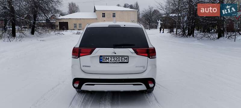 Позашляховик / Кросовер Mitsubishi Outlander 2018 в Шостці