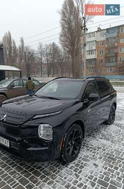 Позашляховик / Кросовер Mitsubishi Outlander 2024 в Кам'янському