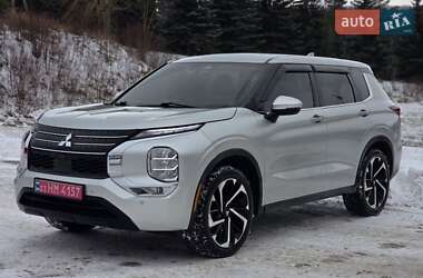 Позашляховик / Кросовер Mitsubishi Outlander 2021 в Тернополі