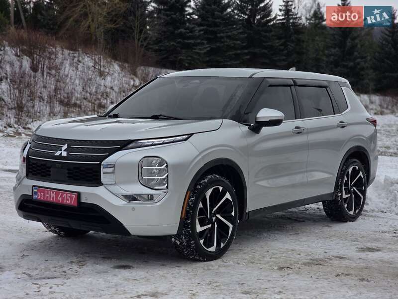 Позашляховик / Кросовер Mitsubishi Outlander 2021 в Тернополі