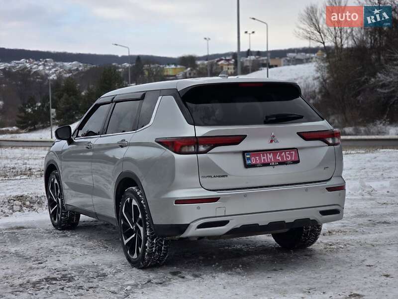 Позашляховик / Кросовер Mitsubishi Outlander 2021 в Тернополі