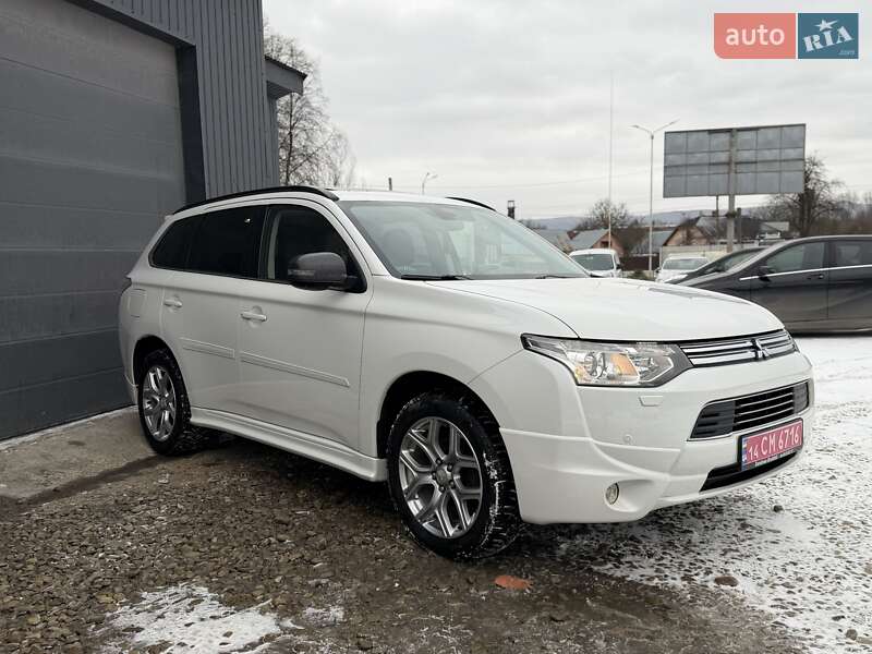 Позашляховик / Кросовер Mitsubishi Outlander 2013 в Трускавці