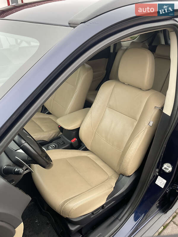 Позашляховик / Кросовер Mitsubishi Outlander 2013 в Мукачевому