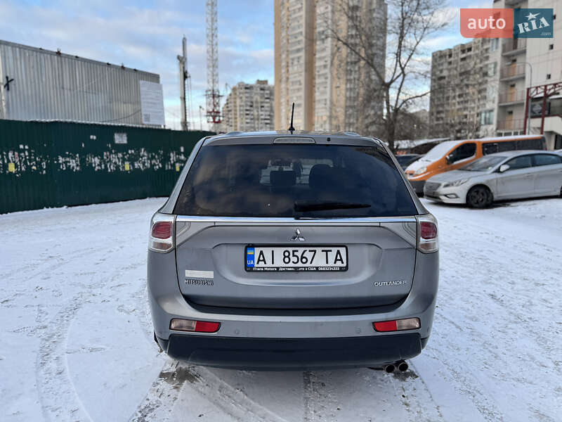 Позашляховик / Кросовер Mitsubishi Outlander 2013 в Попільні