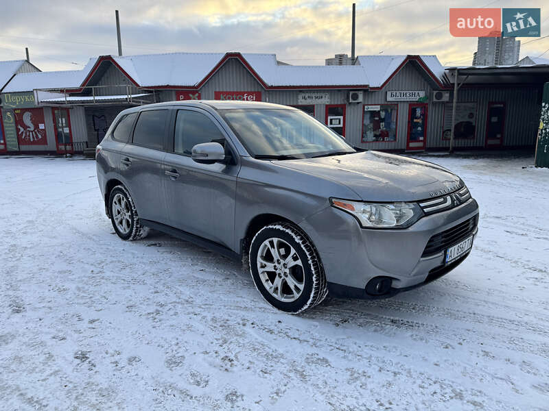 Позашляховик / Кросовер Mitsubishi Outlander 2013 в Попільні