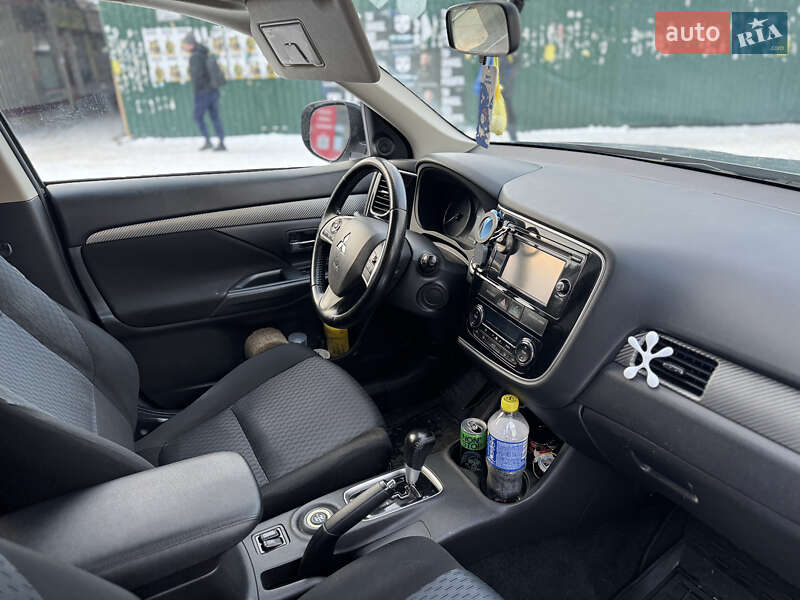 Позашляховик / Кросовер Mitsubishi Outlander 2013 в Попільні