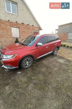 Позашляховик / Кросовер Mitsubishi Outlander 2016 в Сумах