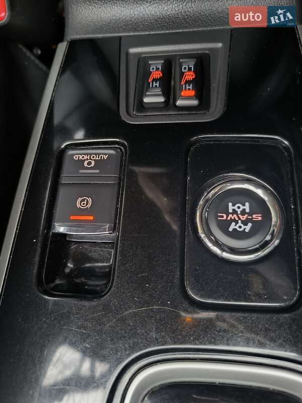 Позашляховик / Кросовер Mitsubishi Outlander 2018 в Кропивницькому