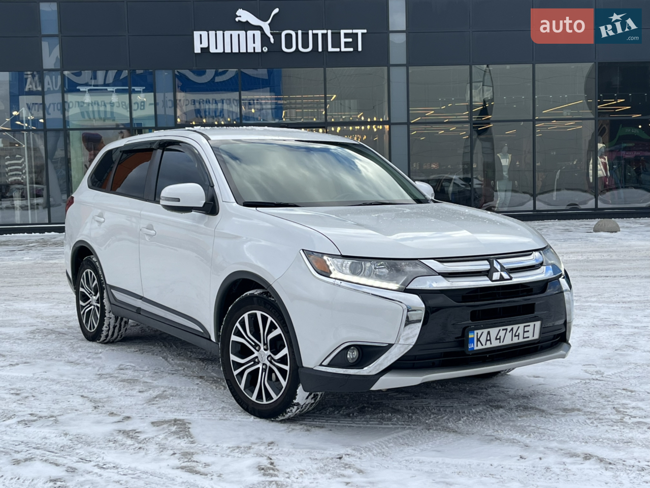 Авто з рідною безпекою та мінімальними пошкодженнями зі штатів, по авто фарбоване лише переднє ліве крило(без шпаклівки)
Купувалось для власного використання, догляд за авто завжди був своєчасним, газ ніколи не ставили
Двигун, коробка та ходова в ідеальному стані, жодних вкладень не потребують
Комплектація:
Безключовий доступ
Аамера заднього виду
Кнопка старт стоп
Мультикермо
2х зонний клімат контроль 
Підігріви передніх сидінь
3 ряд сидінь