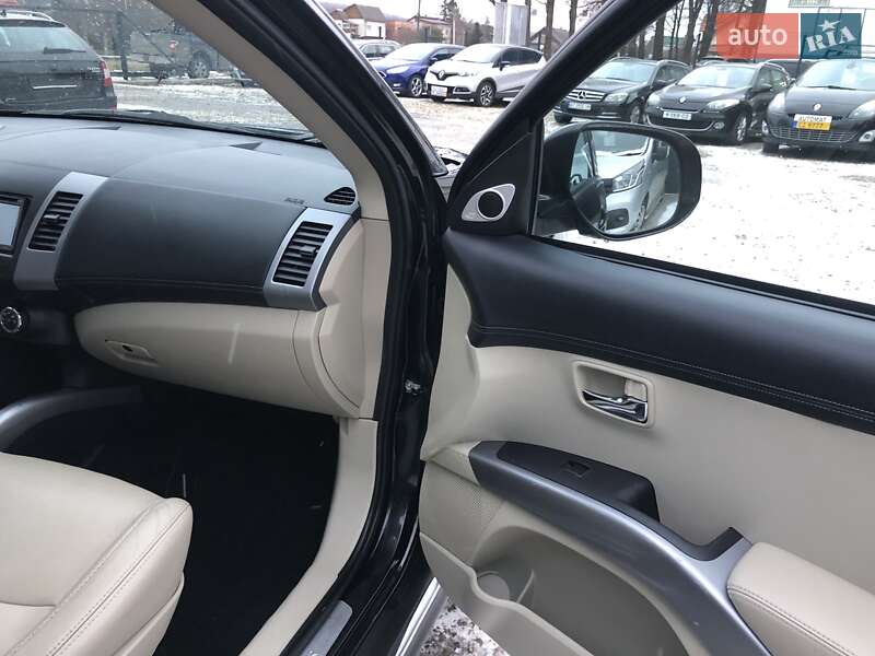 Позашляховик / Кросовер Mitsubishi Outlander 2012 в Івано-Франківську