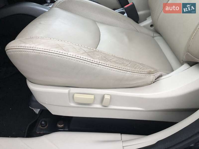 Позашляховик / Кросовер Mitsubishi Outlander 2012 в Івано-Франківську