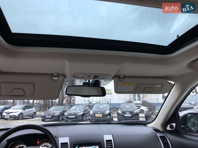 Позашляховик / Кросовер Mitsubishi Outlander 2012 в Івано-Франківську