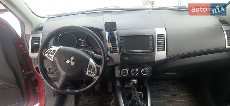 Внедорожник / Кроссовер Mitsubishi Outlander 2009 в Дубно