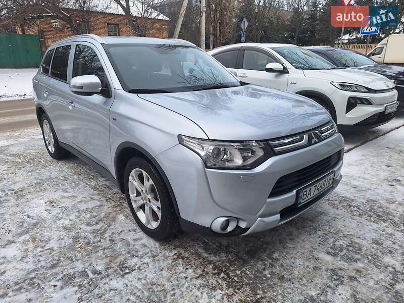 Mitsubishi Outlander 2014