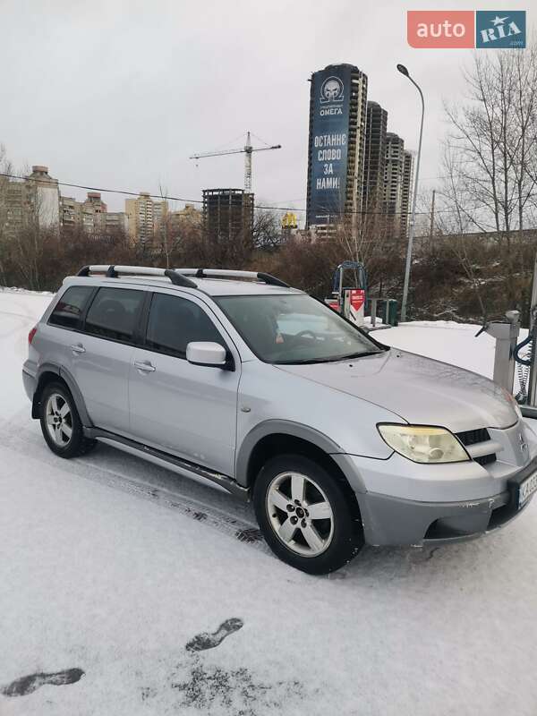 Позашляховик / Кросовер Mitsubishi Outlander 2006 в Києві