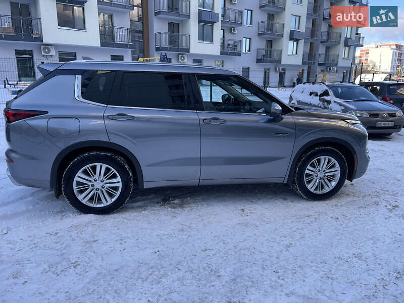 Позашляховик / Кросовер Mitsubishi Outlander 2024 в Львові