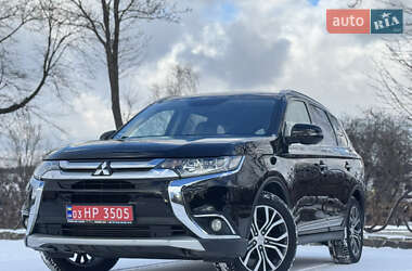 Внедорожник / Кроссовер Mitsubishi Outlander 2016 в Дрогобыче