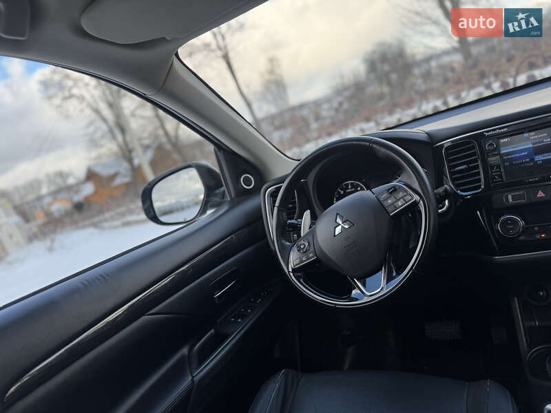 Позашляховик / Кросовер Mitsubishi Outlander 2016 в Дрогобичі фото 62 Позашляховик / Кросовер Mitsubishi Outlander 2016 в Дрогобичі