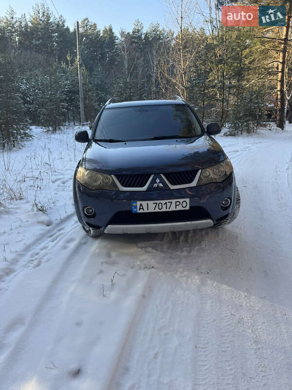 Позашляховик / Кросовер Mitsubishi Outlander 2008 в Києві