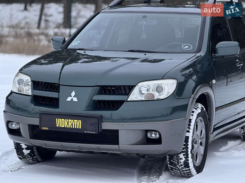 Позашляховик / Кросовер Mitsubishi Outlander 2006 в Києві
