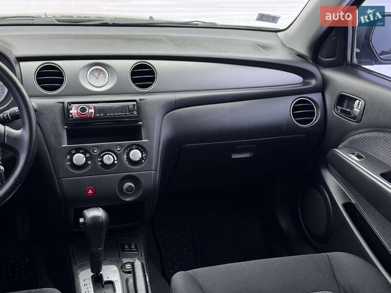 Позашляховик / Кросовер Mitsubishi Outlander 2006 в Києві