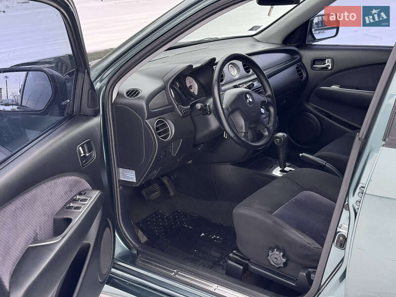 Позашляховик / Кросовер Mitsubishi Outlander 2006 в Києві