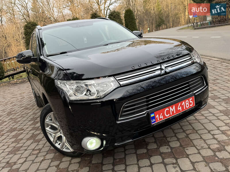 Внедорожник / Кроссовер Mitsubishi Outlander 2014 в Дрогобыче