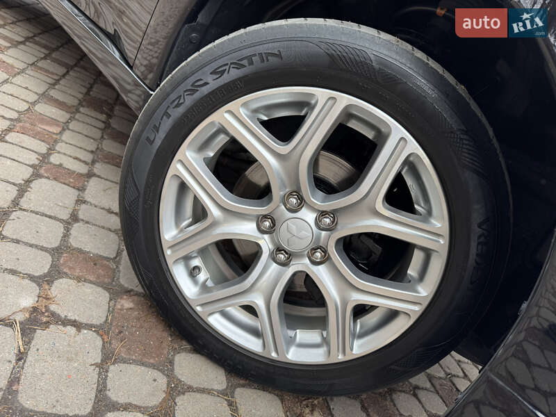 Внедорожник / Кроссовер Mitsubishi Outlander 2014 в Дрогобыче