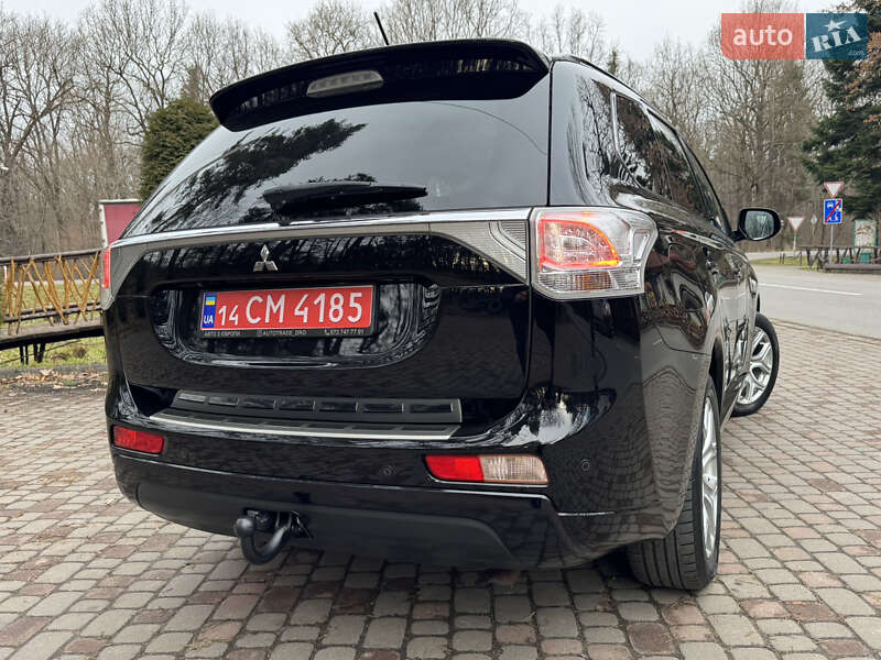Внедорожник / Кроссовер Mitsubishi Outlander 2014 в Дрогобыче